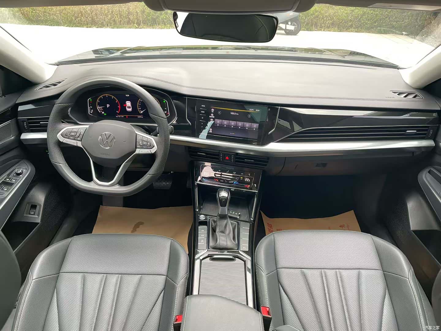 Volkswagen Passat, 2025 все фото