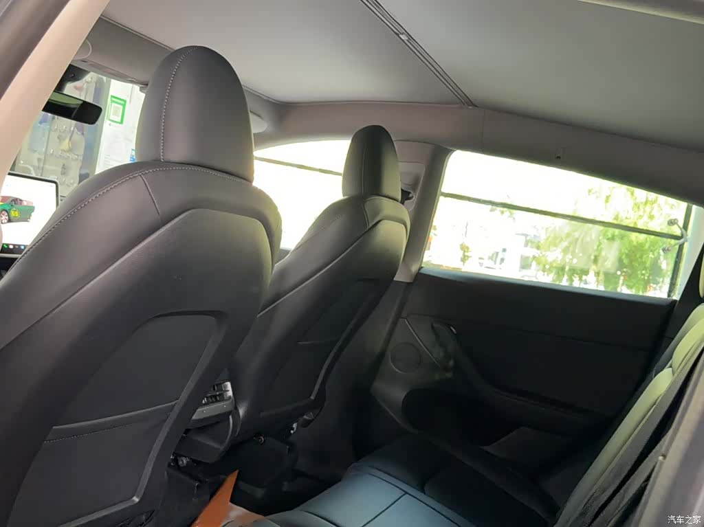 Tesla Model Y, 2023 14