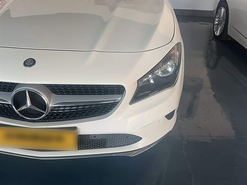 Mercedes-Benz CLA