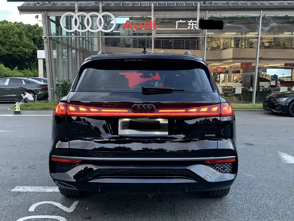 Audi Q6