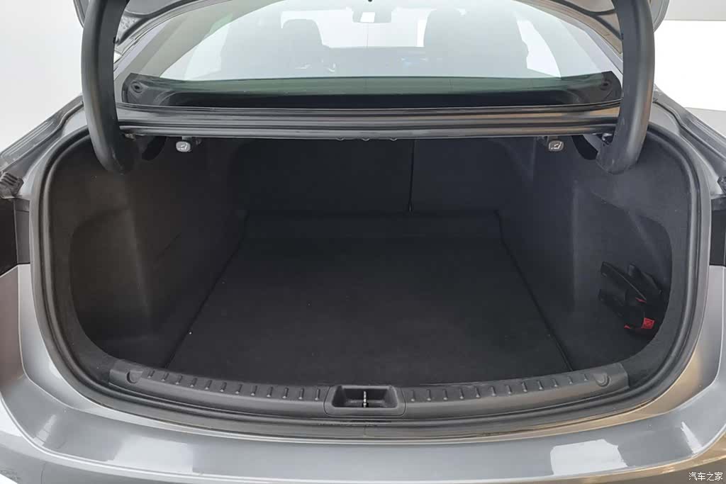 Ford Mondeo, 2022 4