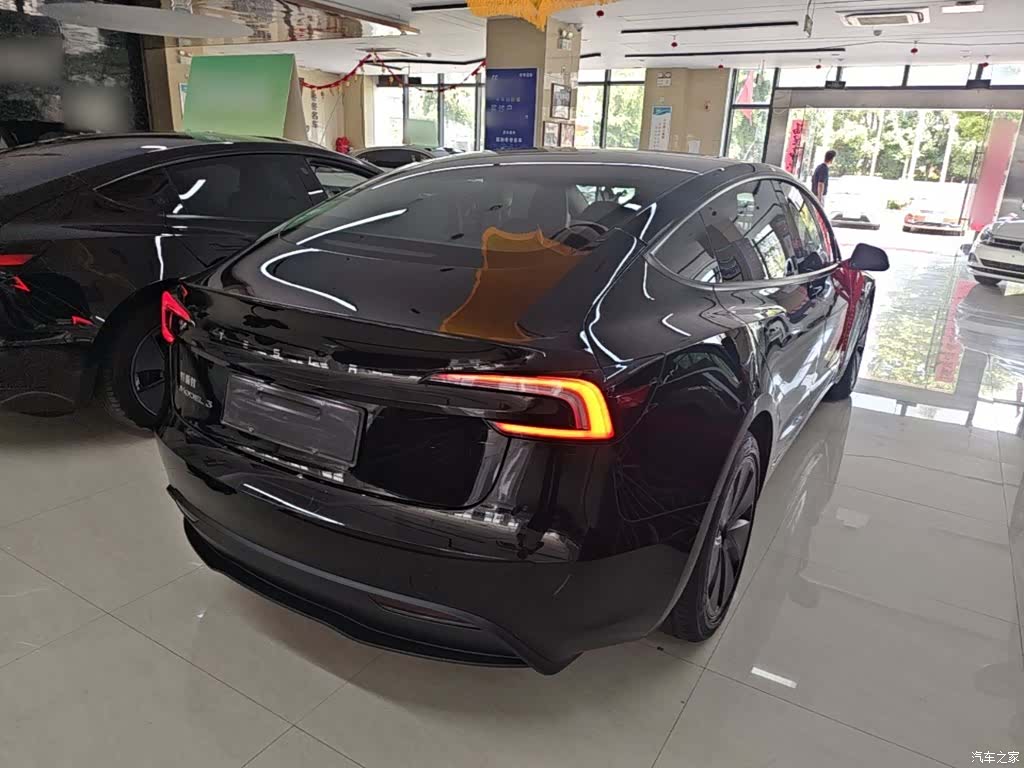 Tesla Model 3, 2025 все фото