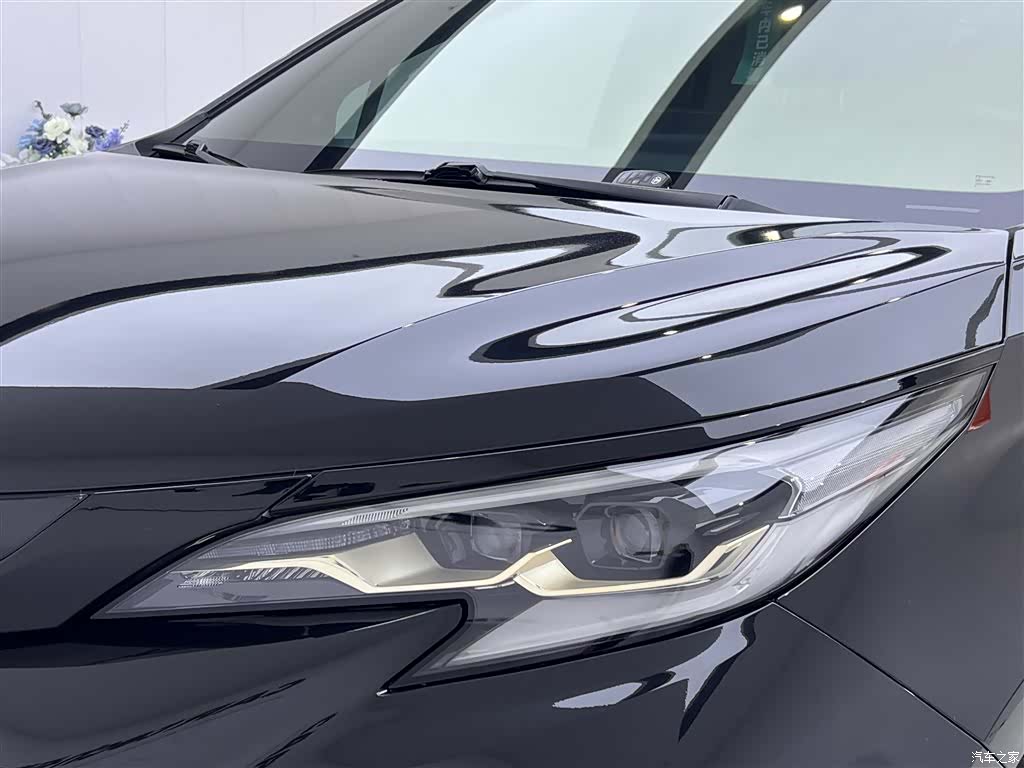 Toyota Granvia, 2023 8