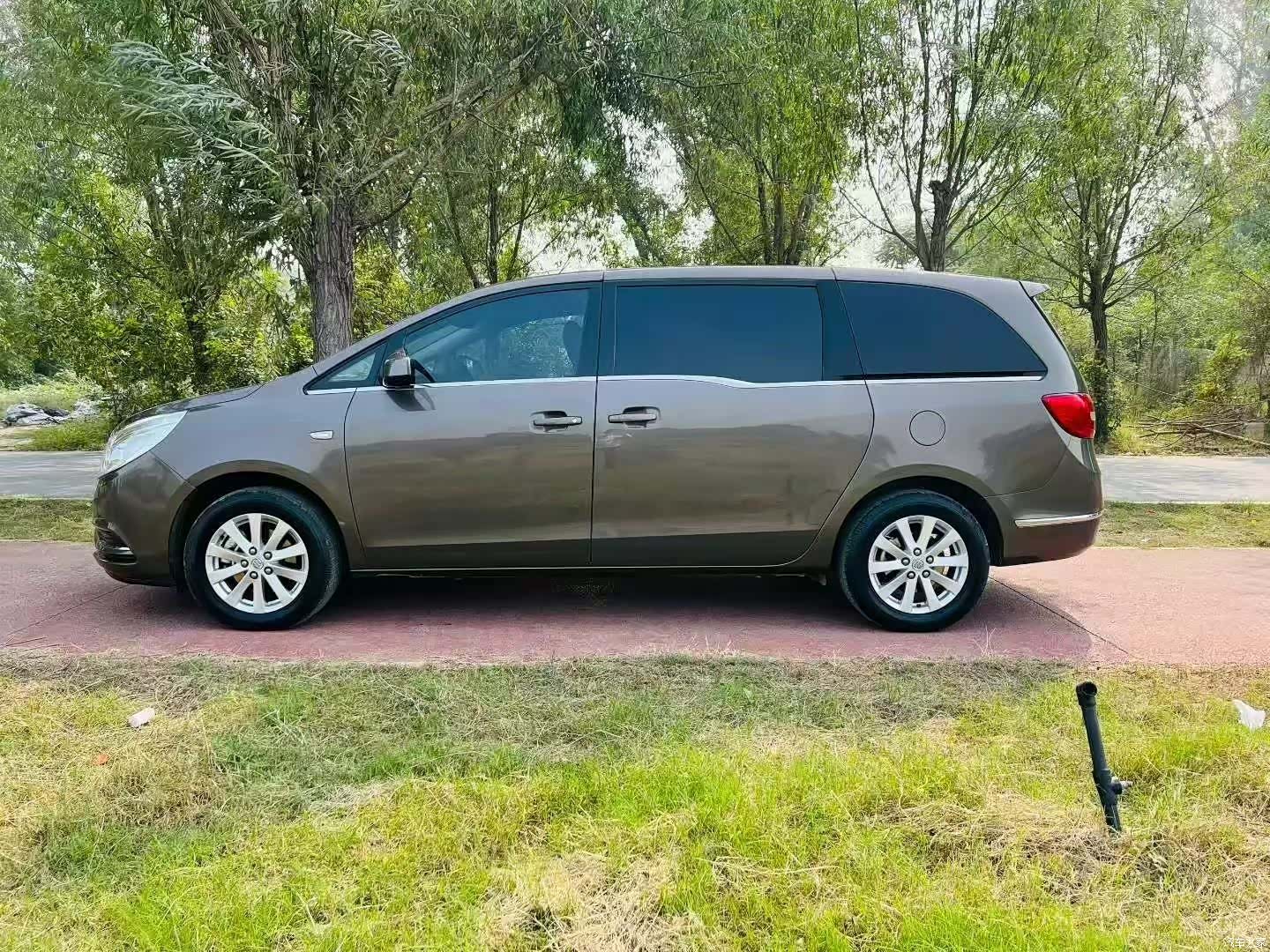 Buick GL8, 2019 9