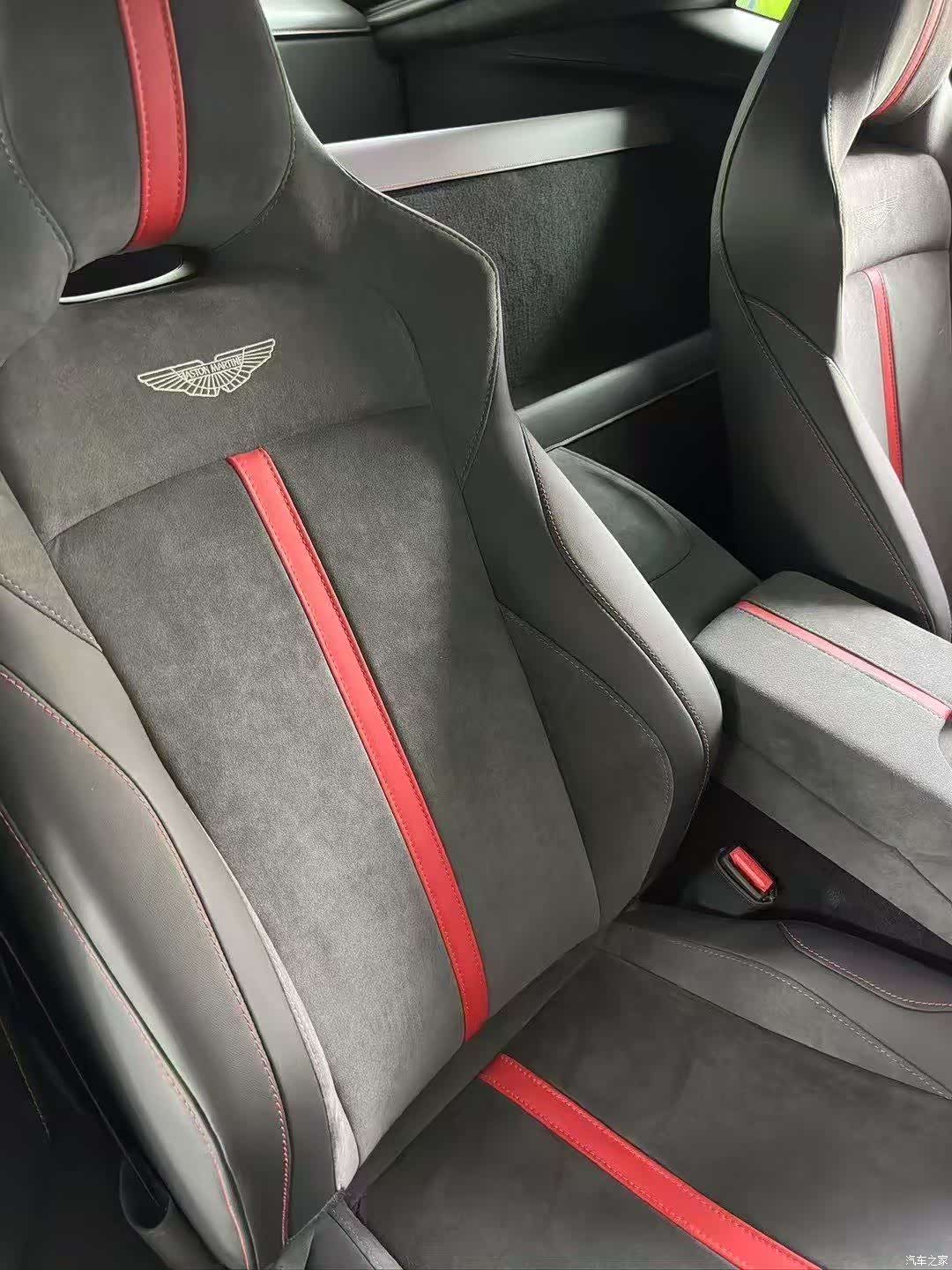 Aston Martin Vantage, 2025 6