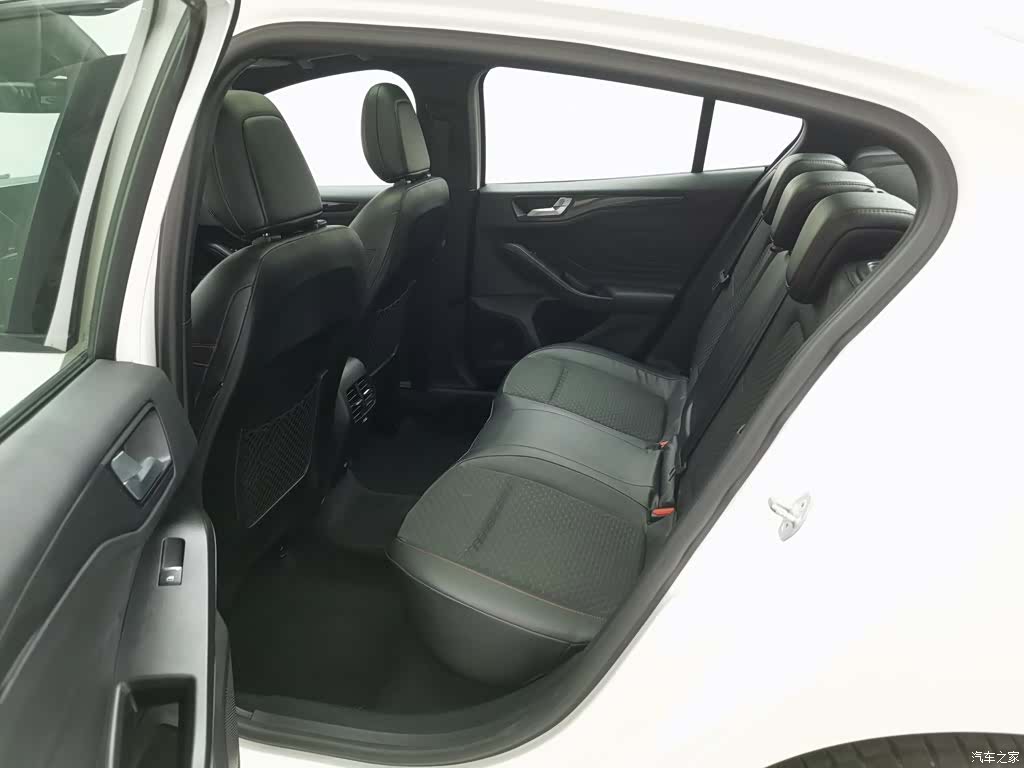 Ford Focus, 2019 15