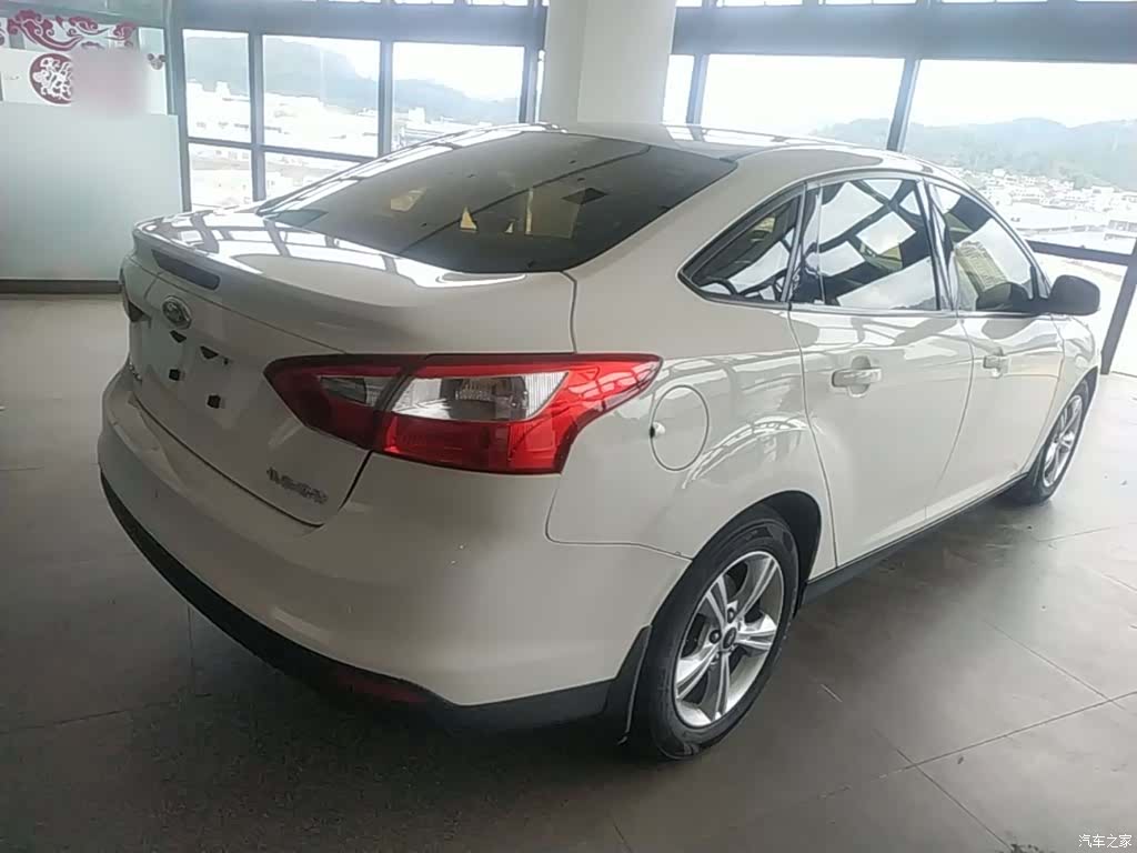Ford Focus, 2015 7