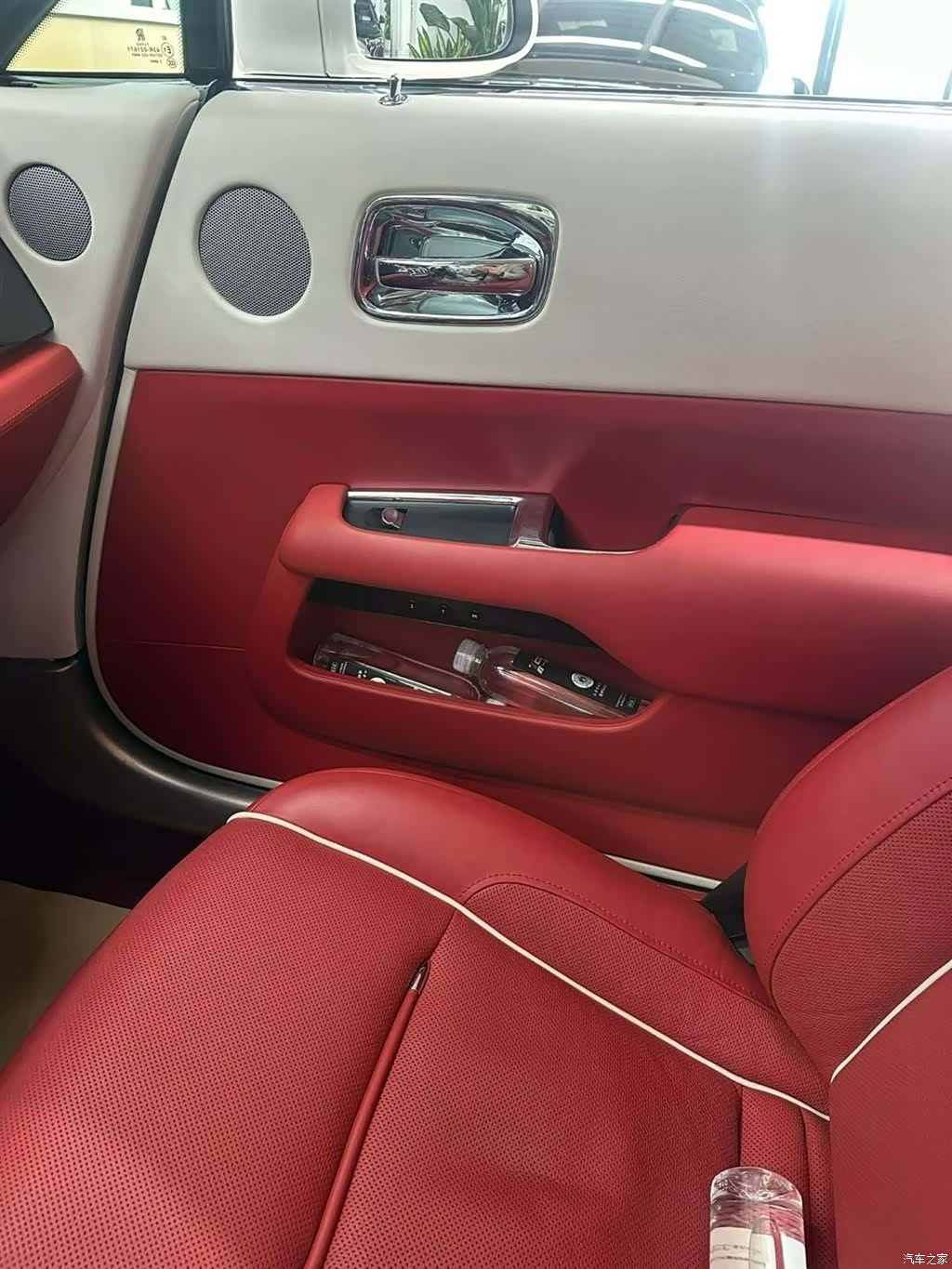 Rolls-Royce Wraith, 2017 все фото