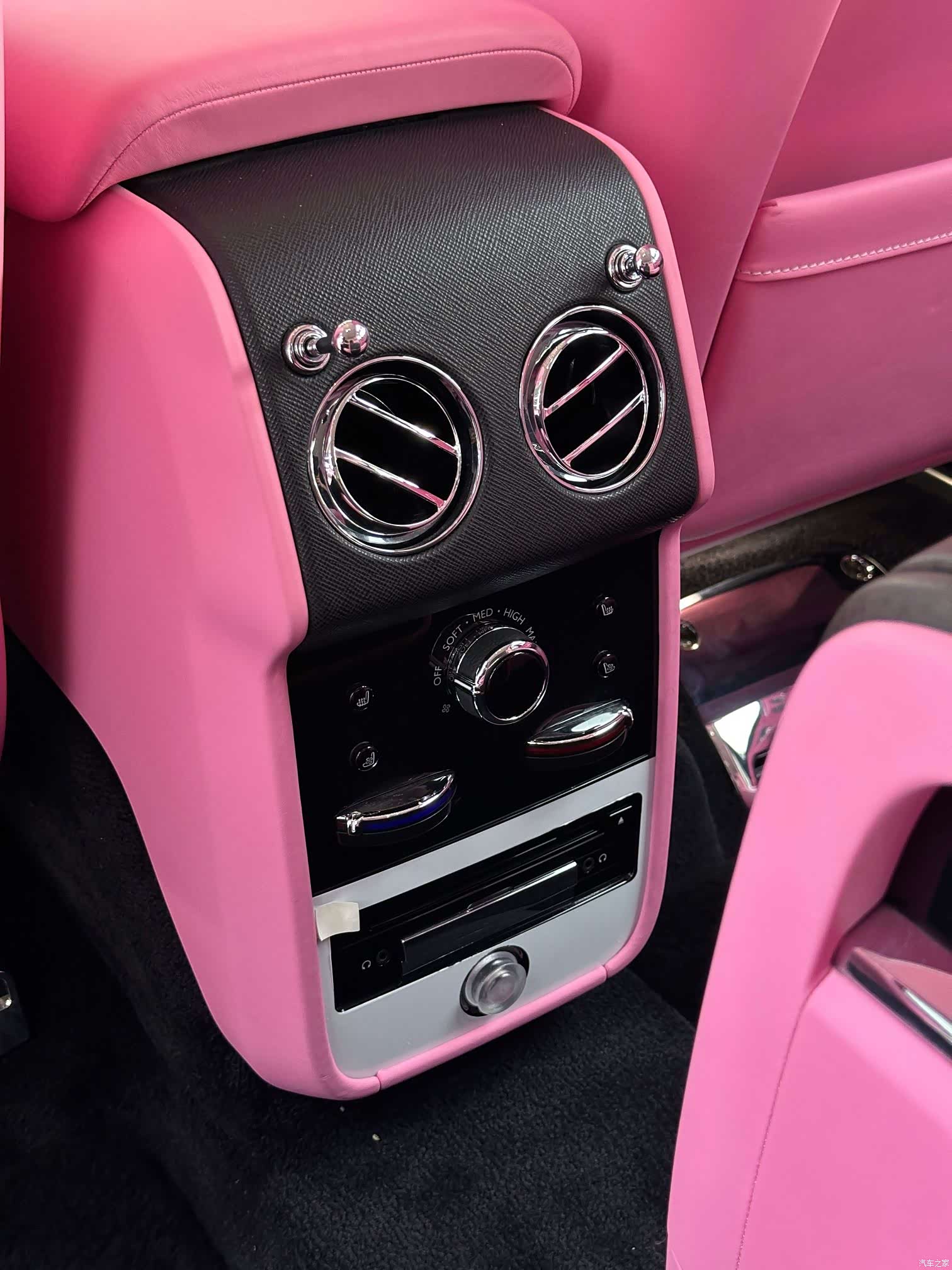 Rolls-Royce Cullinan, 2023 38