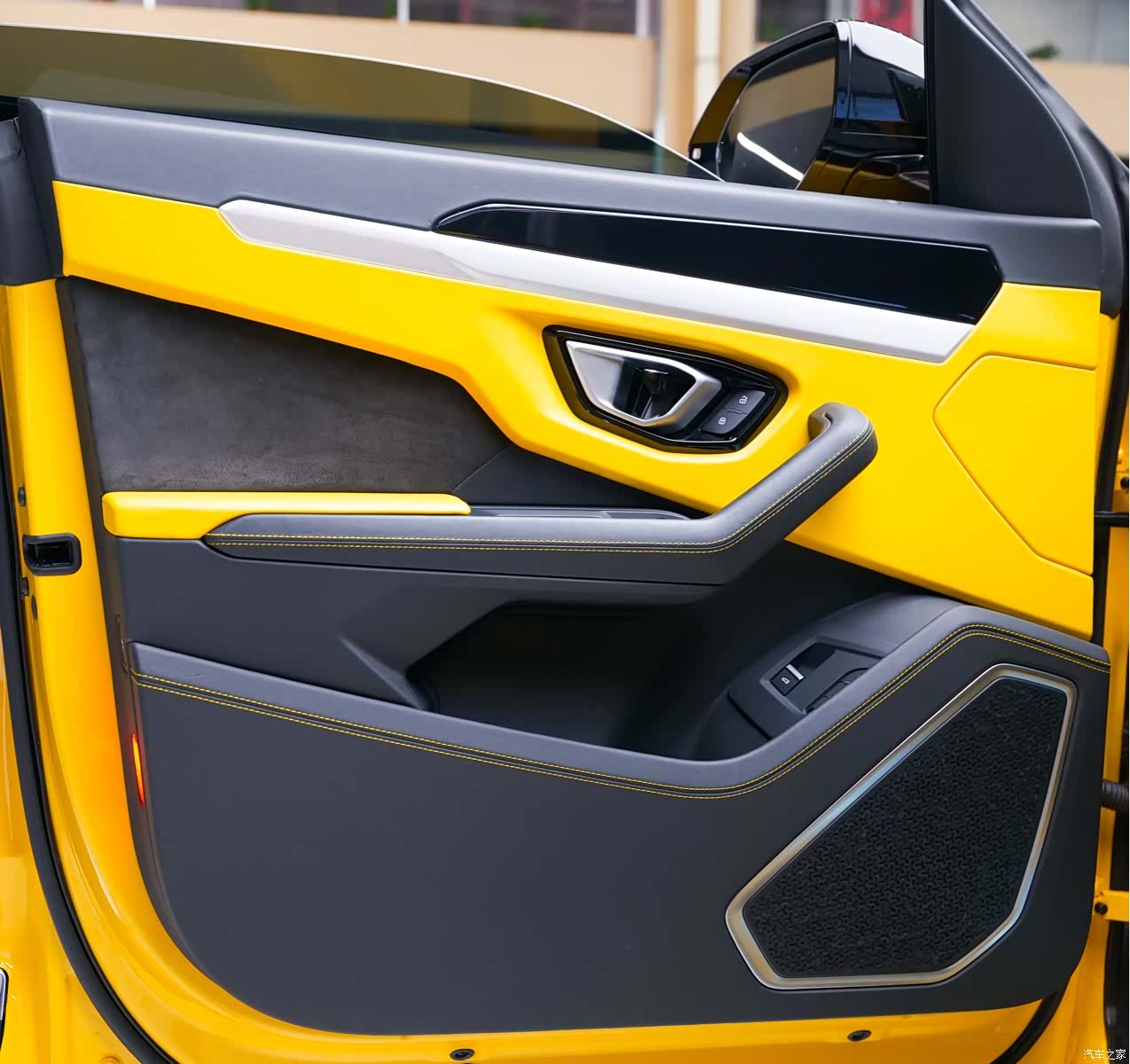Lamborghini Urus, 2020 9