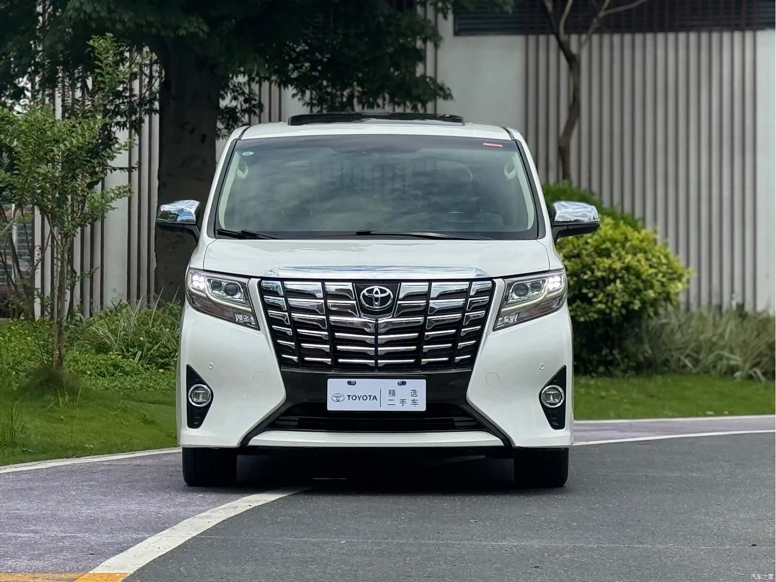 Toyota Alphard, 2018 2