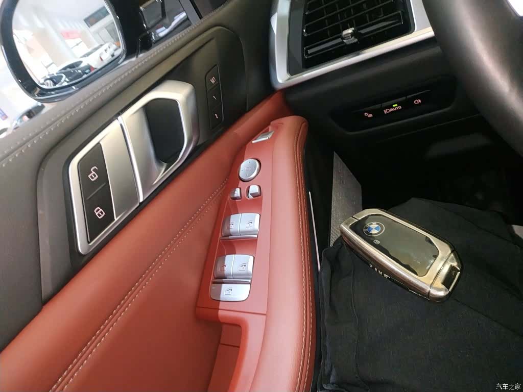 BMW X5, 2025 9