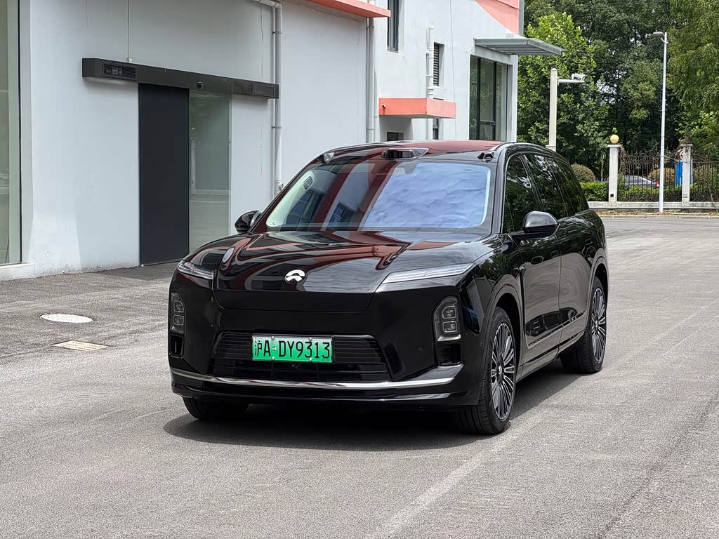 NIO ES8