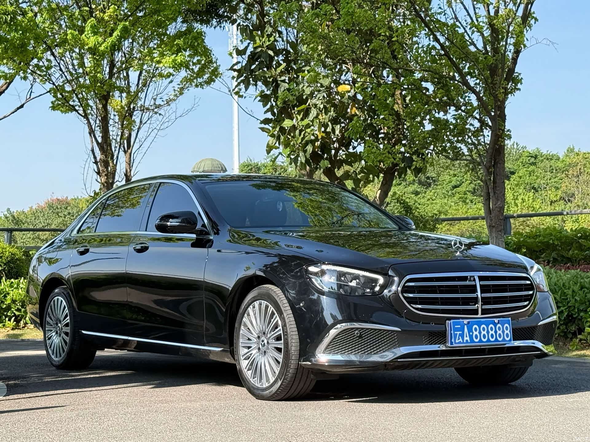 Mercedes-Benz E-Class, 2022 3