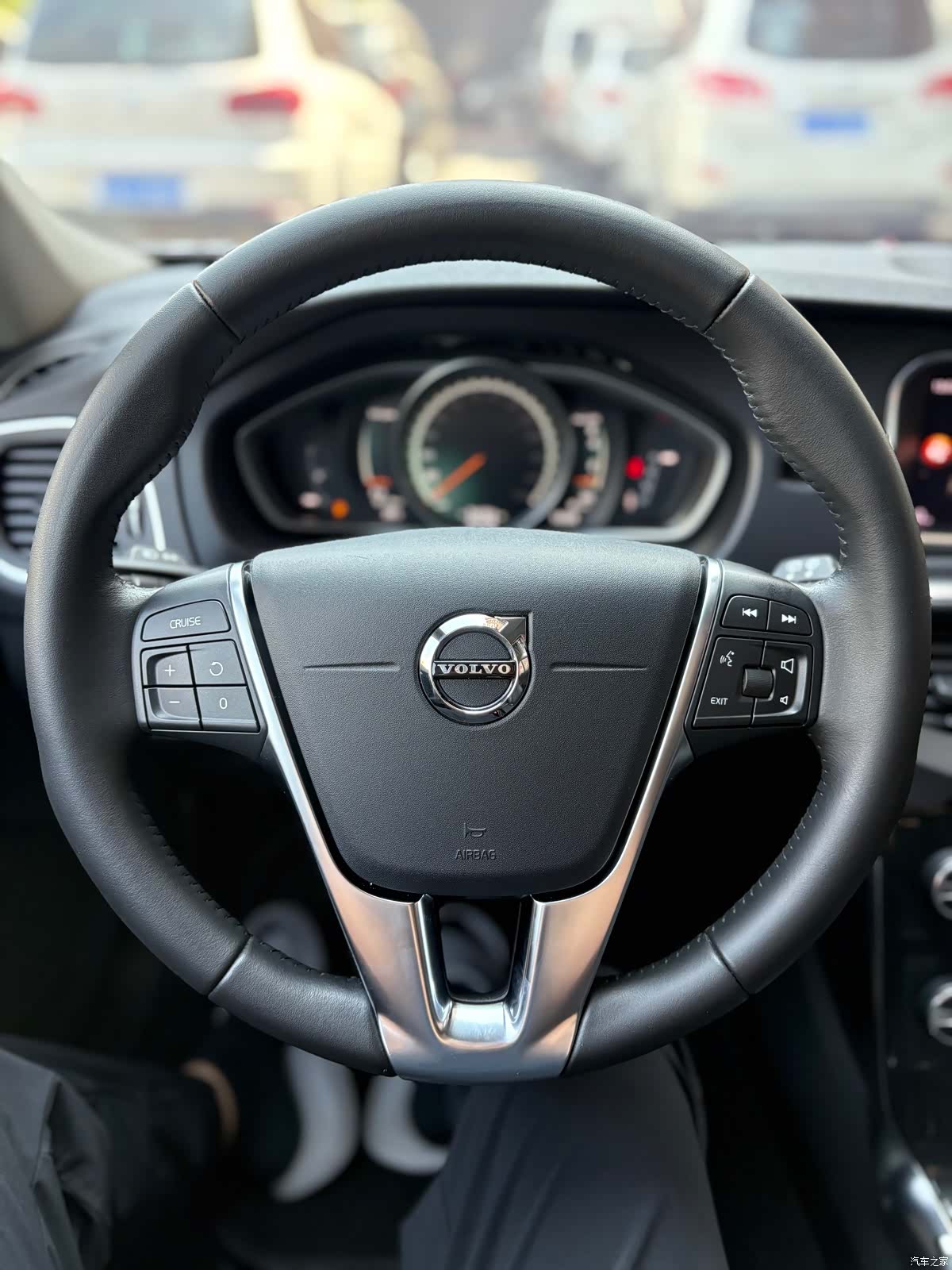 Volvo V40, 2019 16