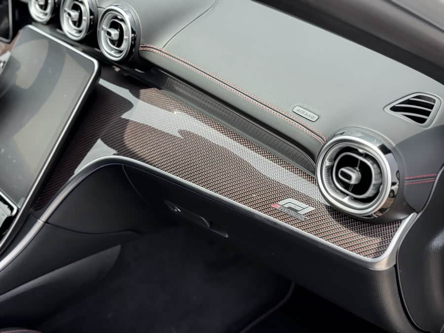Mercedes-Benz C-Class AMG NEV 2025, фото 14