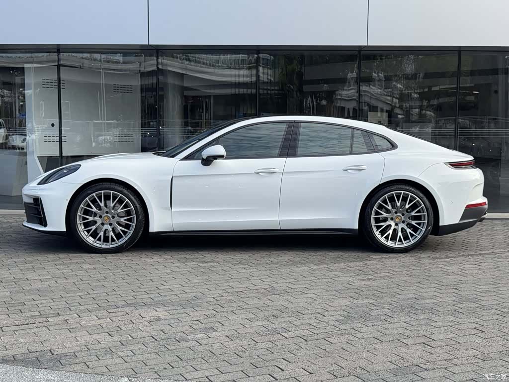 Porsche Panamera, 2024 11