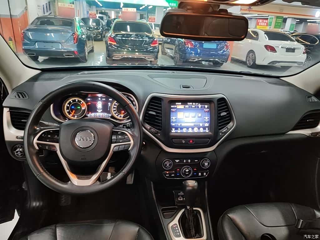 Jeep Cherokee, 2017 10