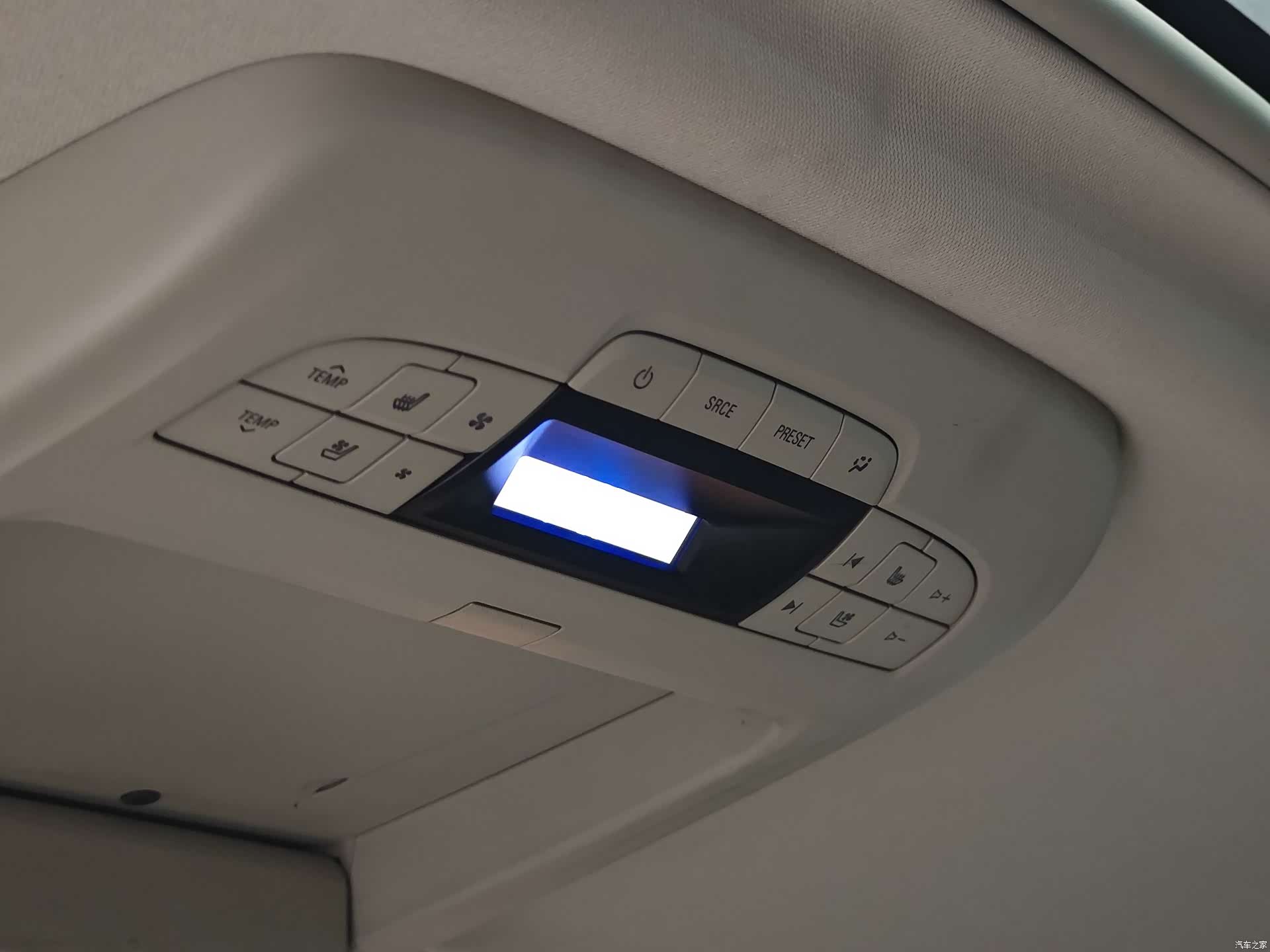 Buick GL8, 2015 26