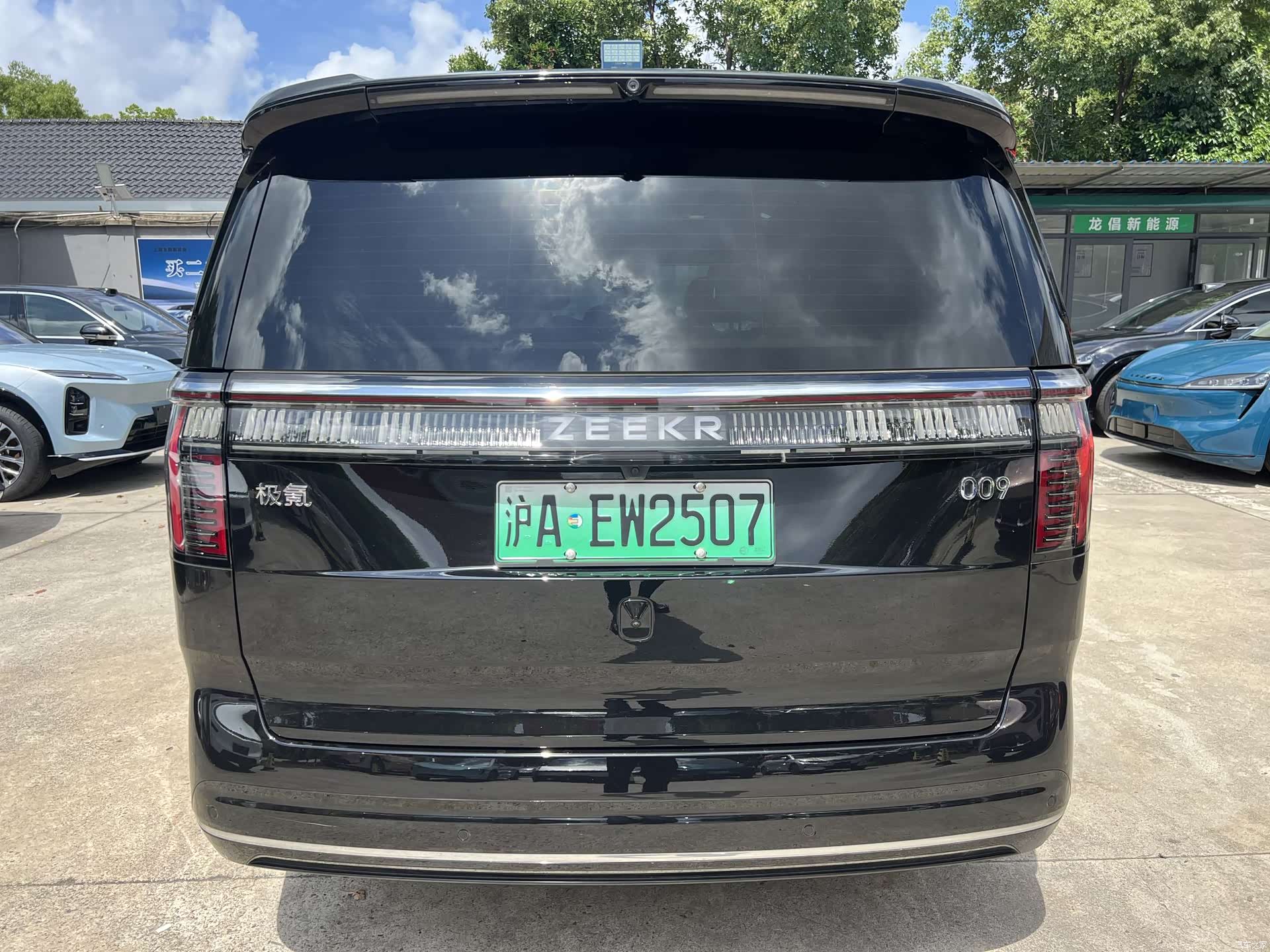 Zeekr 009, 2024 7