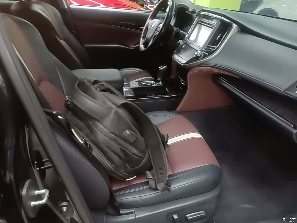 Toyota Crown, 2017 25