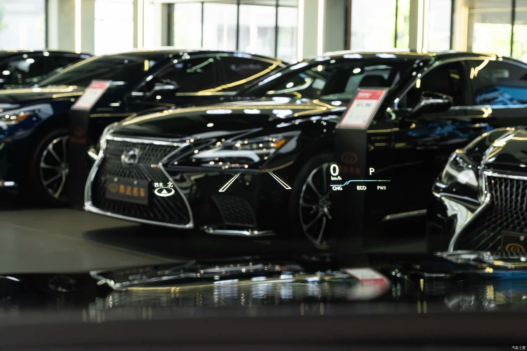 Lexus LS, 2018 23