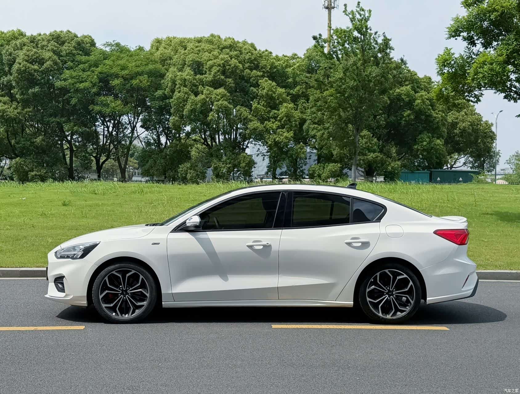 Ford Focus, 2021 4
