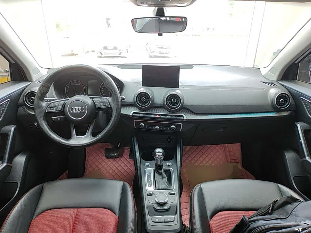 Audi Q2L, 2021 10