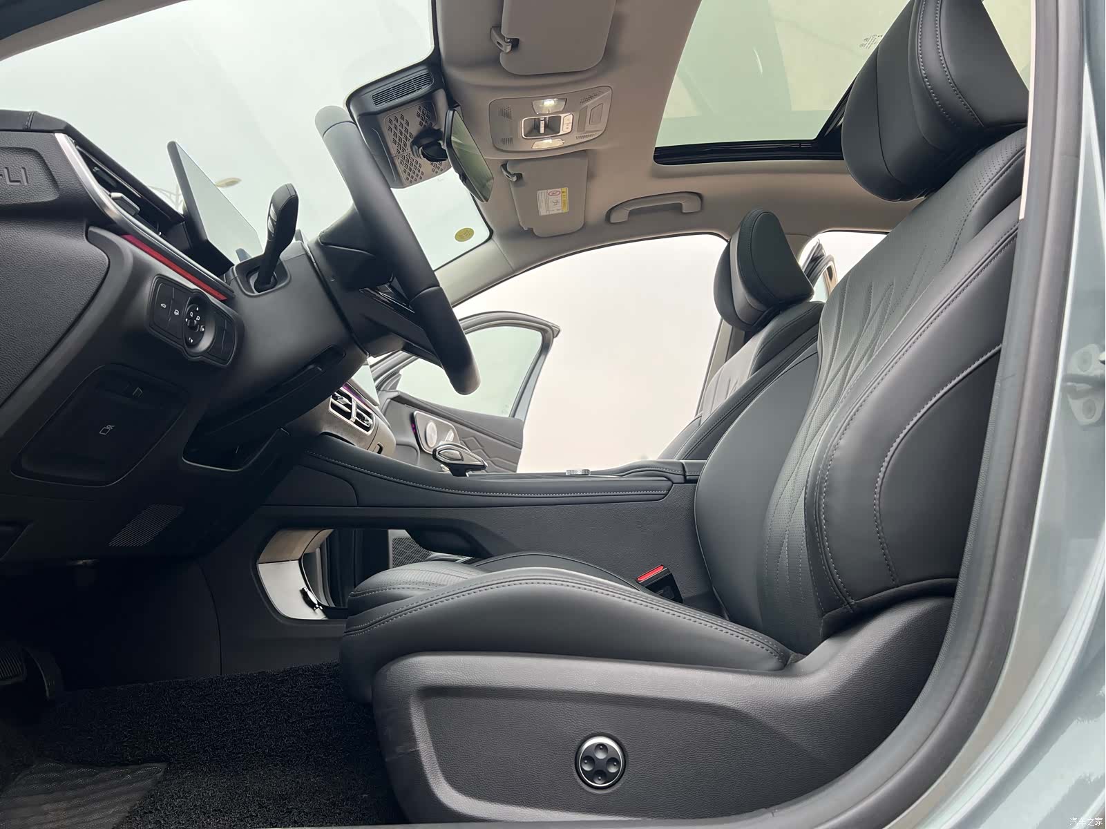 Chery Arrizo 8, 2025 4