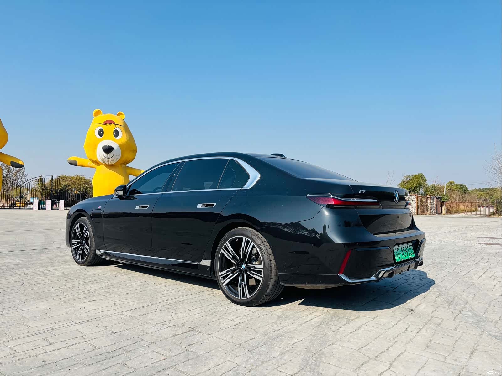BMW i7, 2023 4