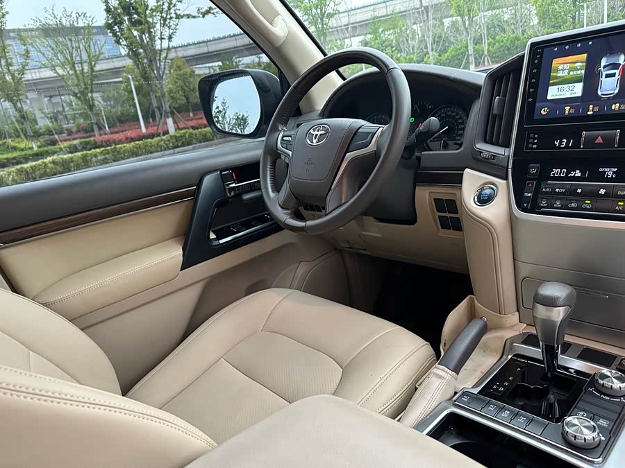 Toyota Land Cruiser 2019, фото 11