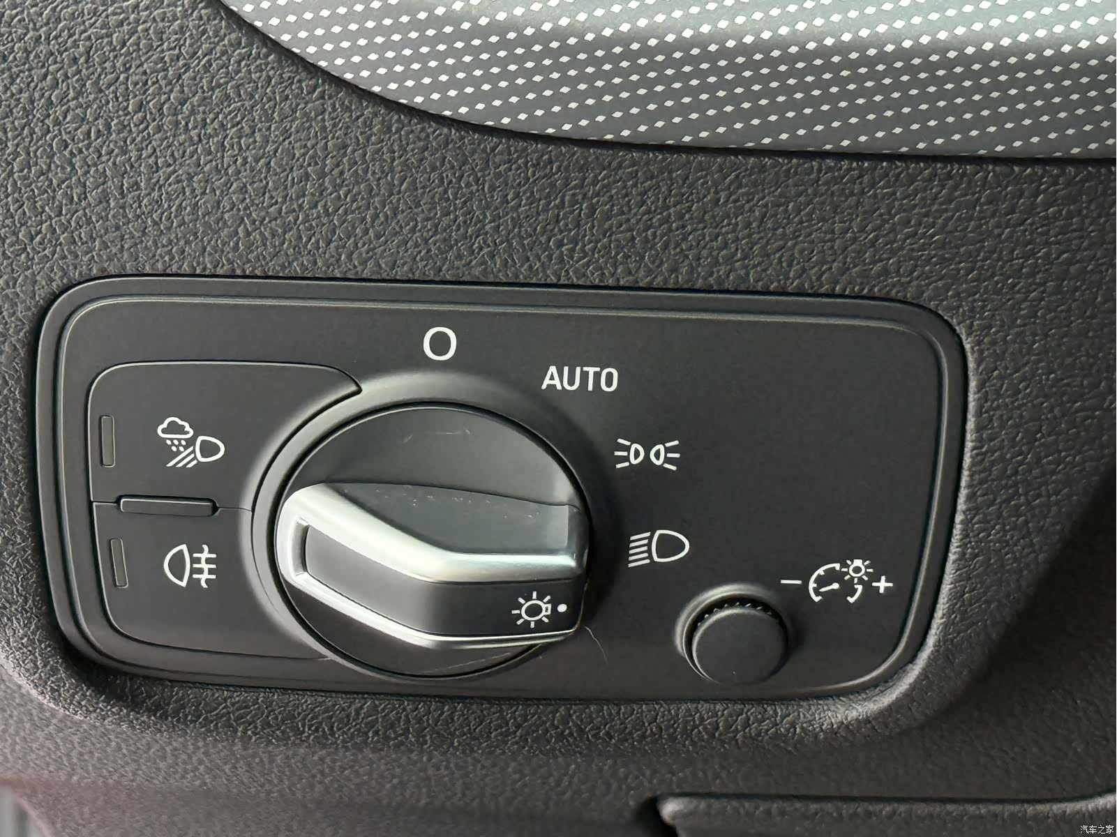 Audi Q2L, 2022 20