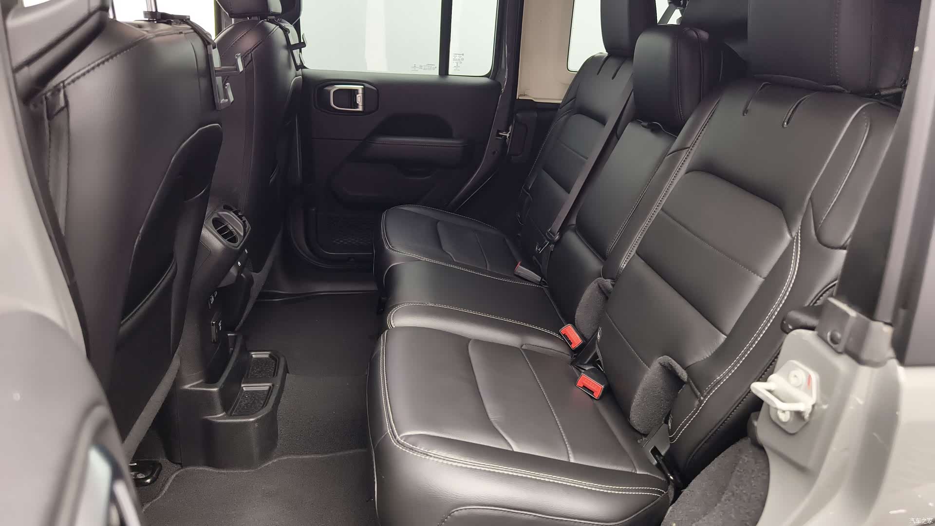 Jeep Wrangler, 2021 9