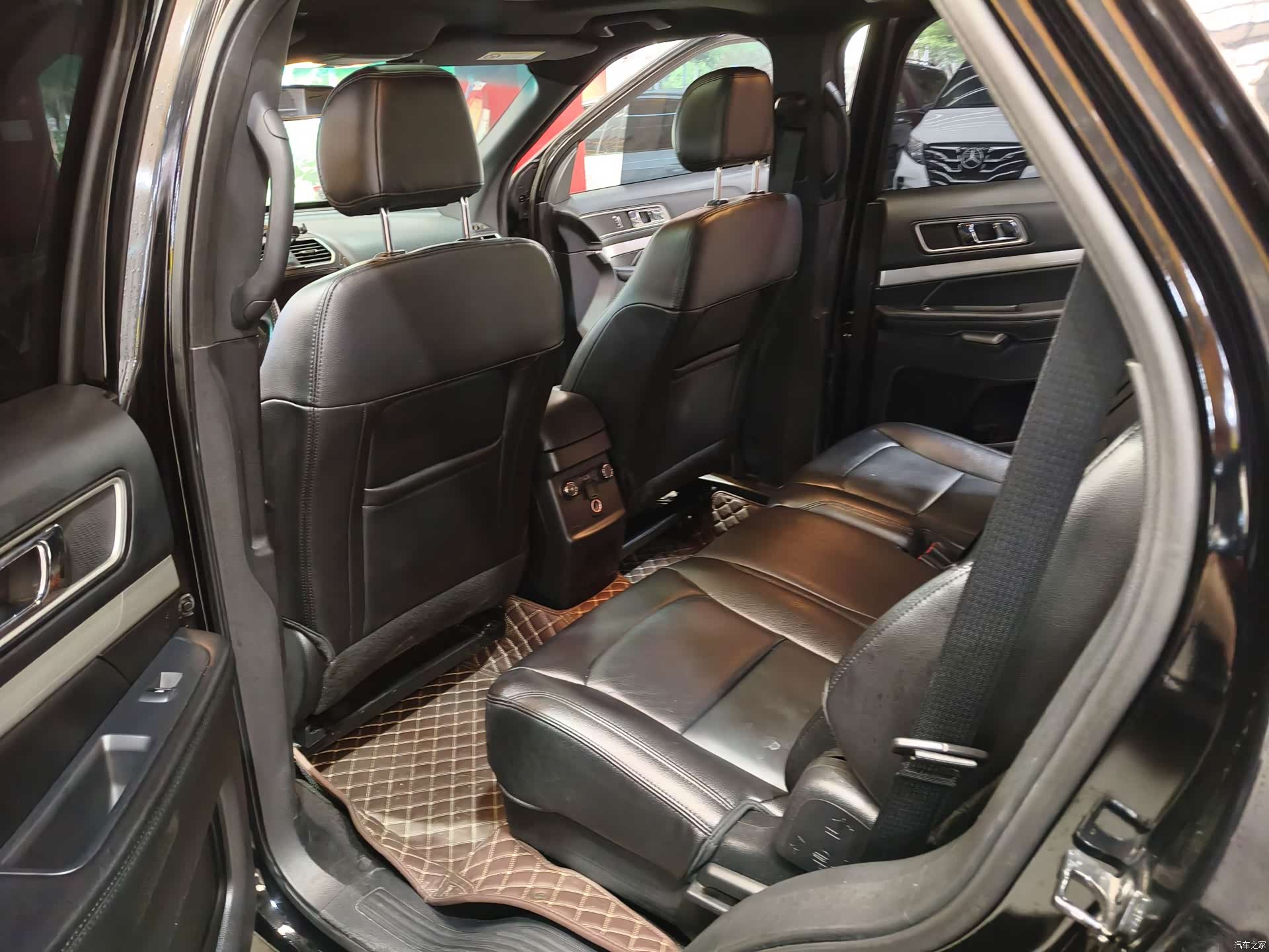 Ford Explorer, 2016 8