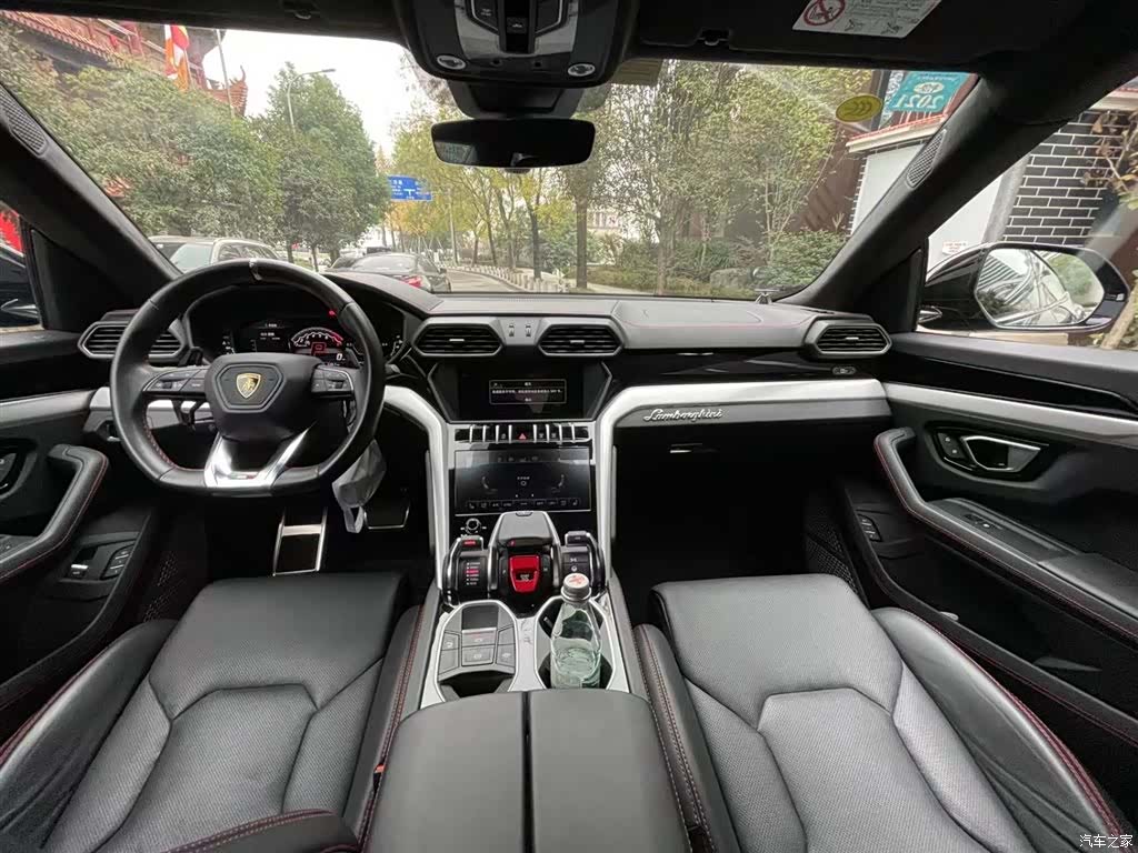 Lamborghini Urus, 2019 2