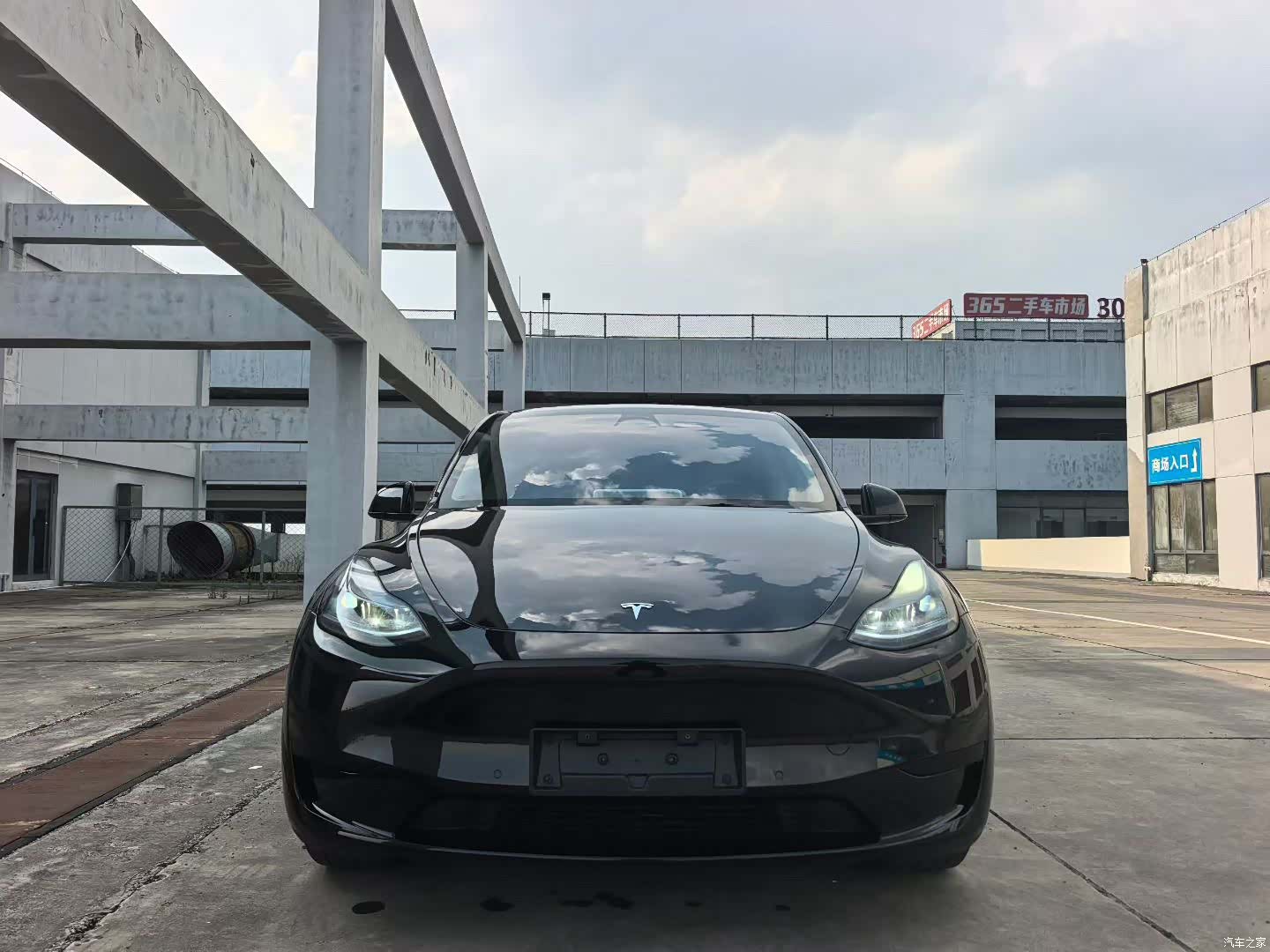 Tesla Model Y, 2023 2