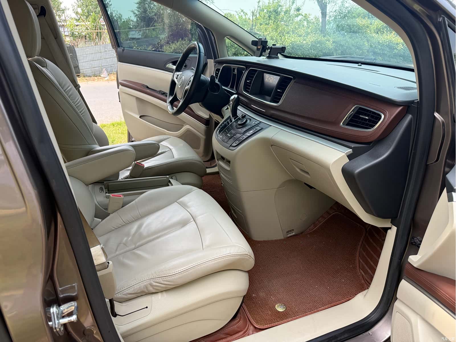 Buick GL8, 2018 9