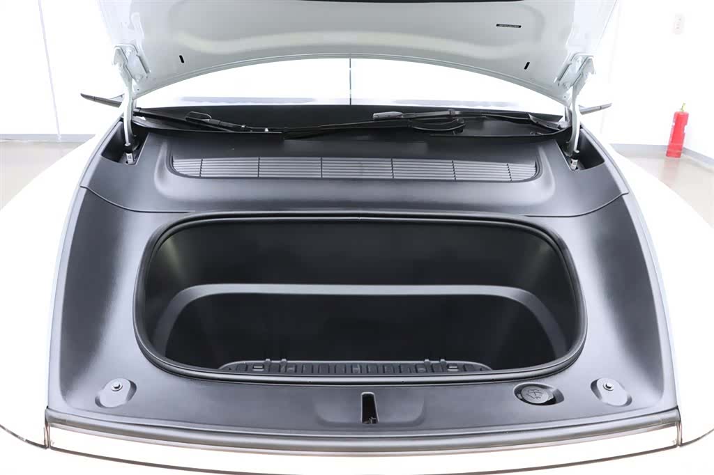 Tesla Model Y, 2026 28