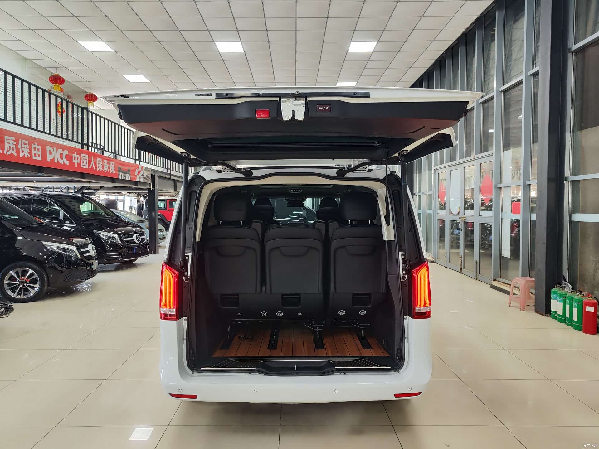 Mercedes-Benz V-Class, 2018 24