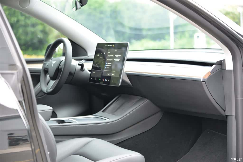 Tesla Model Y, 2021 11