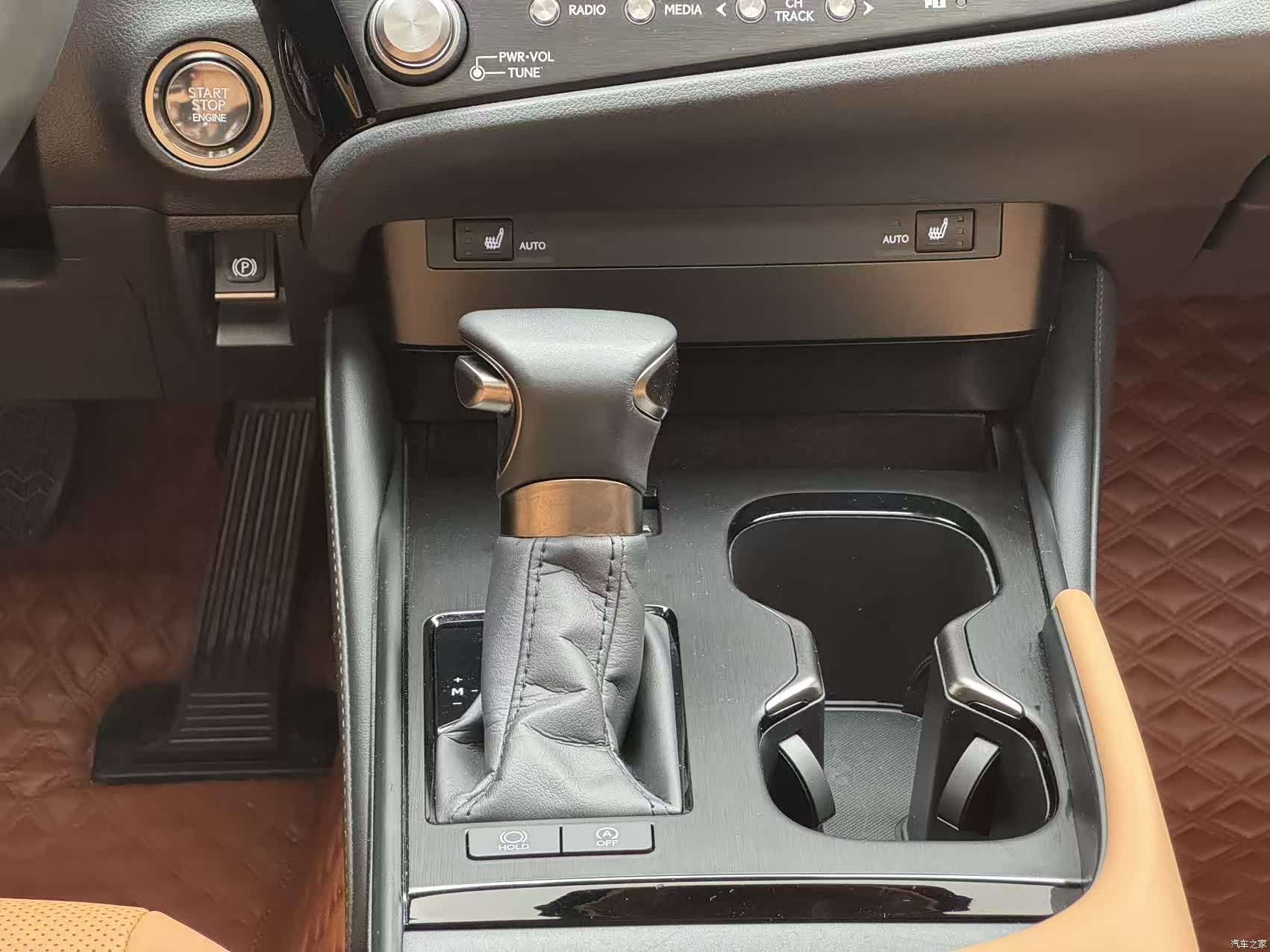 Lexus ES, 2024 9
