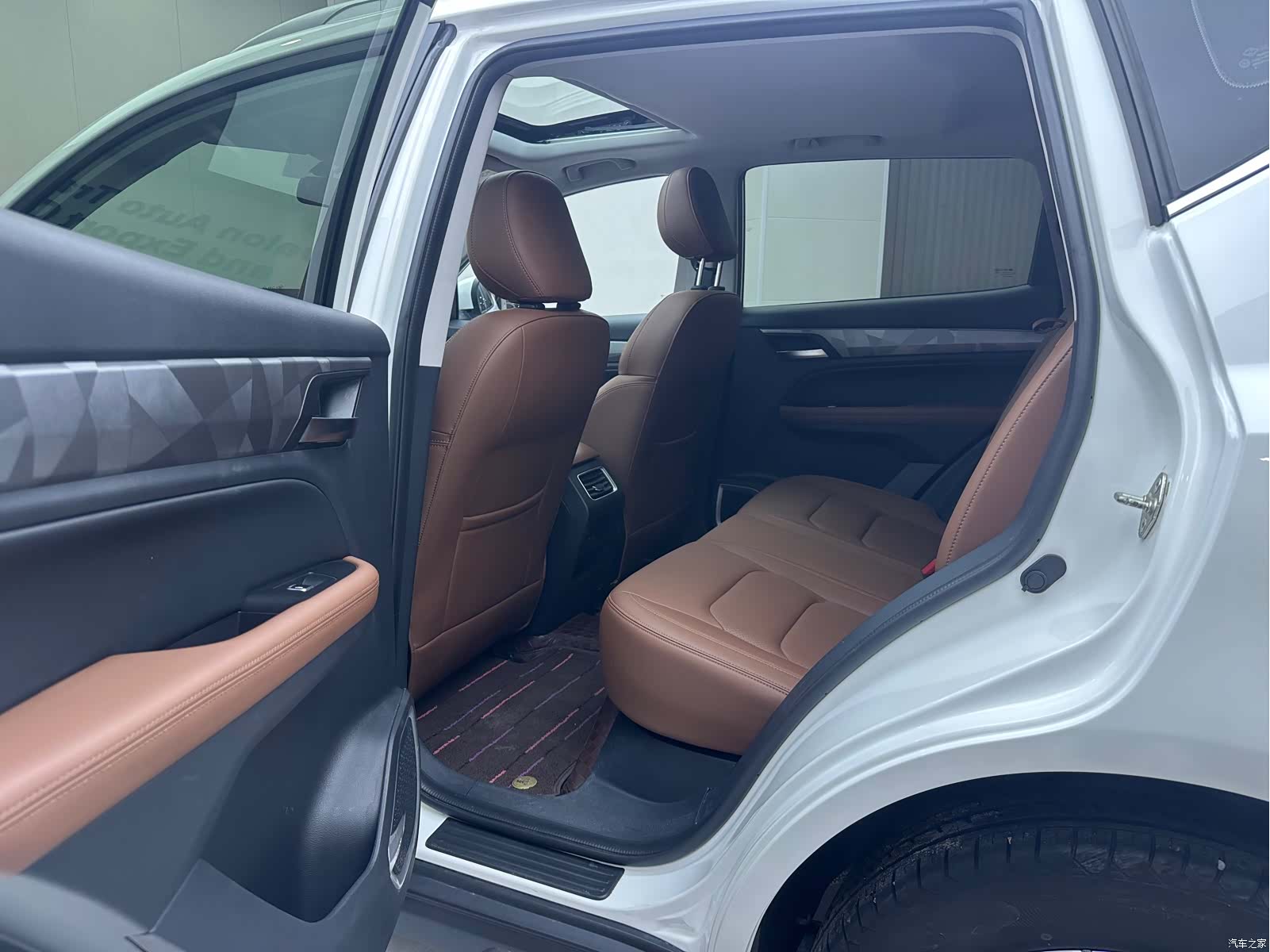 Geely X6, 2023 17