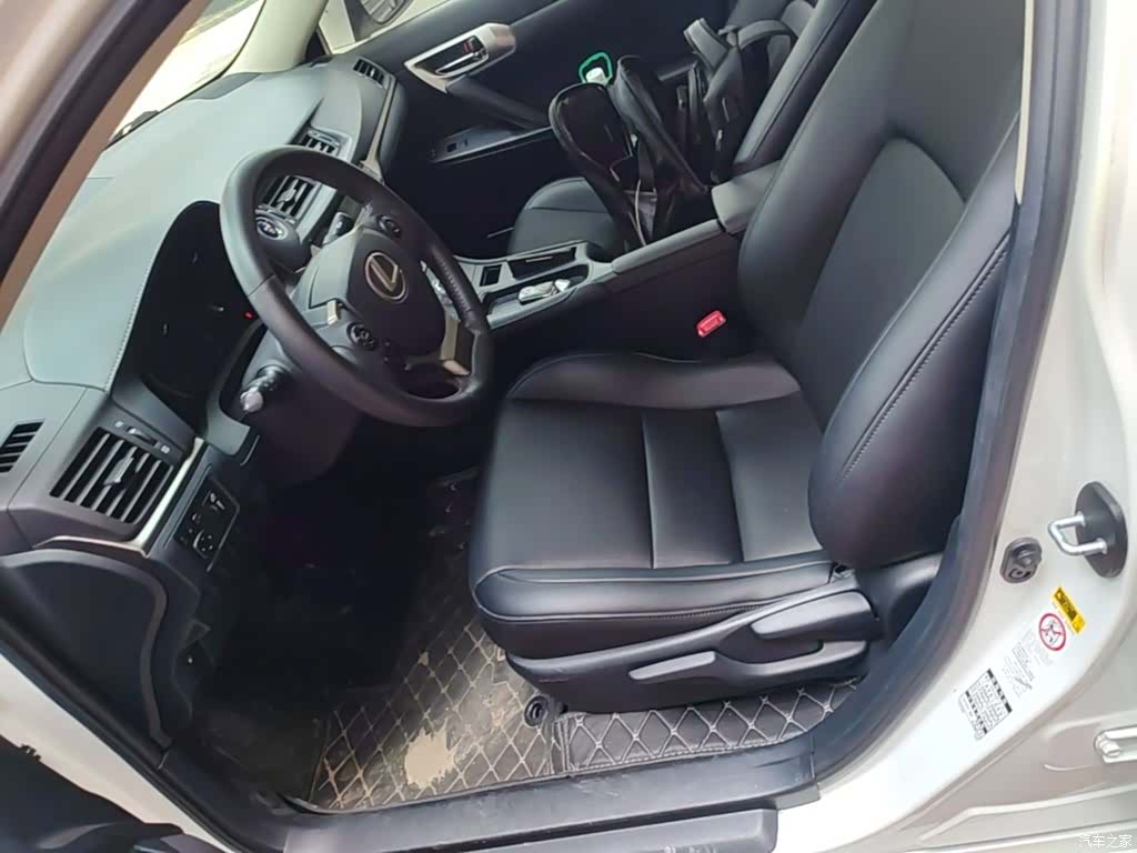 Lexus CT, 2015 15
