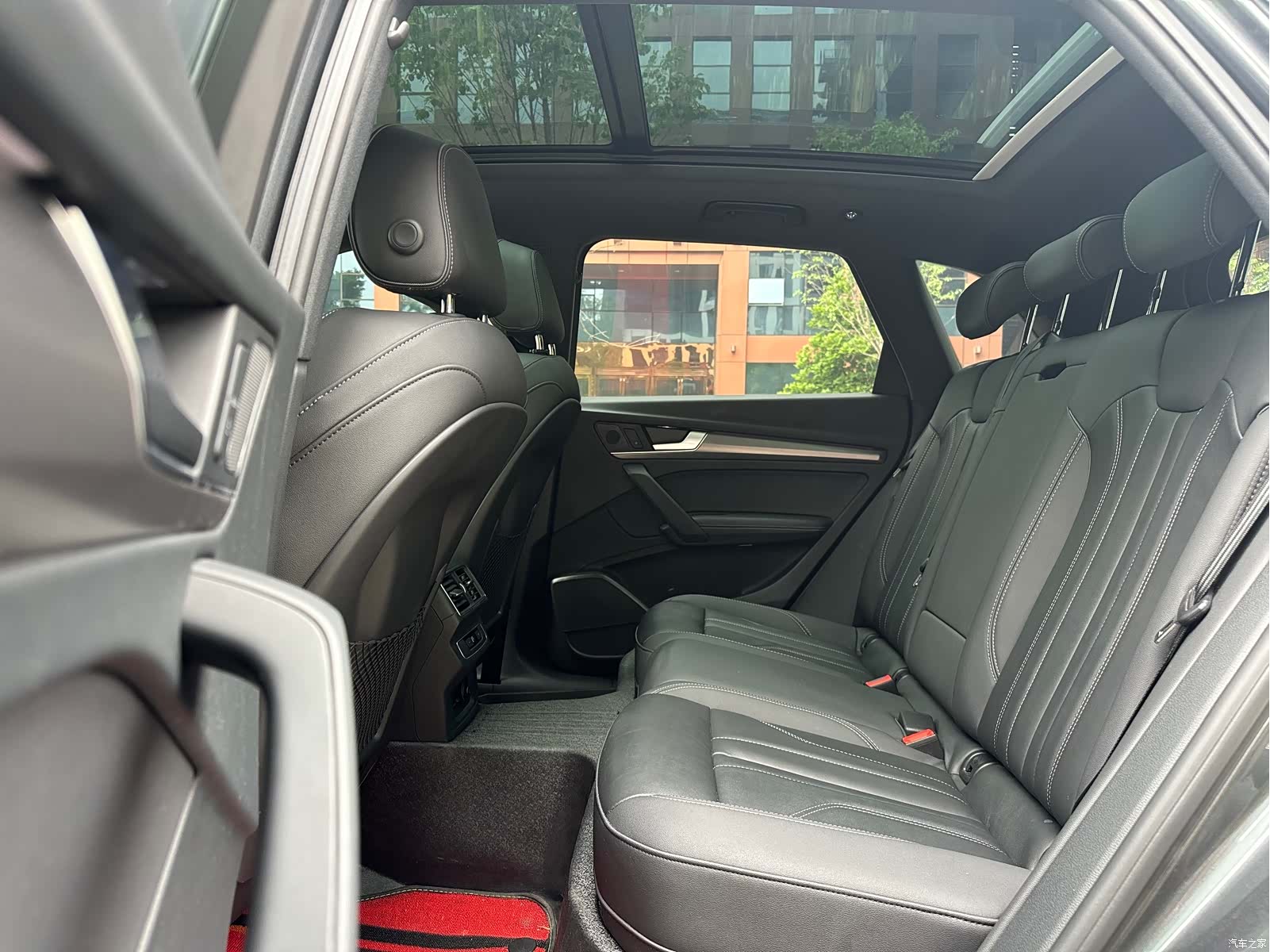 Audi Q5L, 2022 9