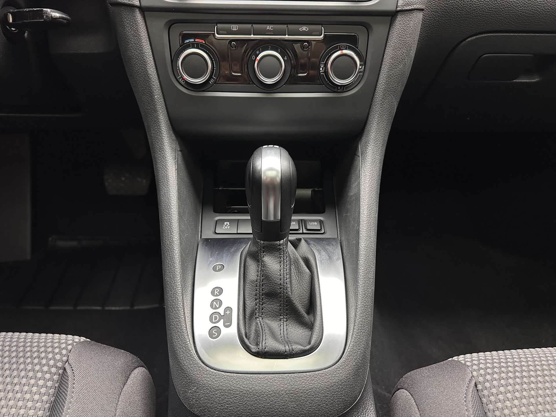 Volkswagen Golf, 2011 11
