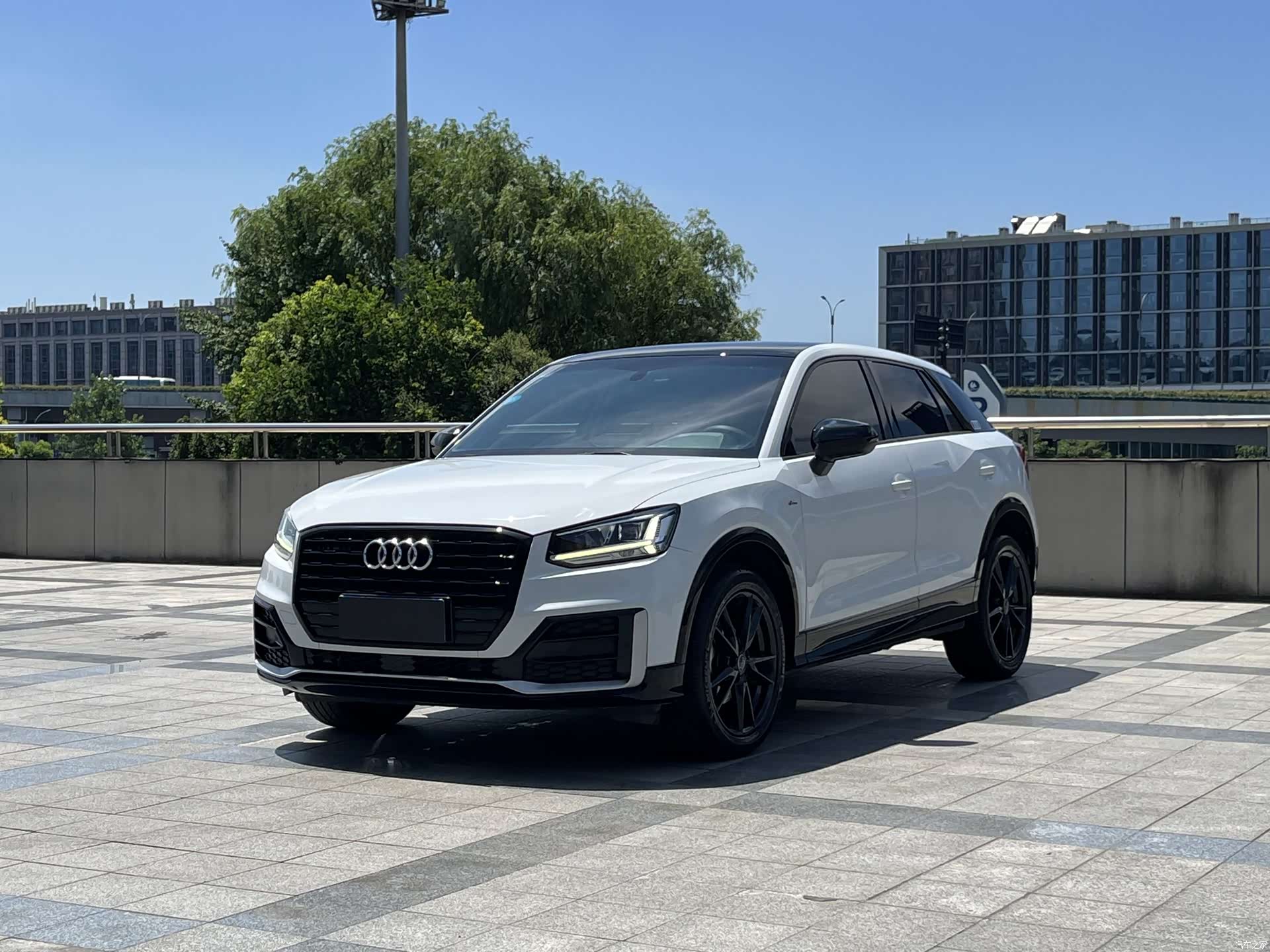Audi Q2L, 2020 1