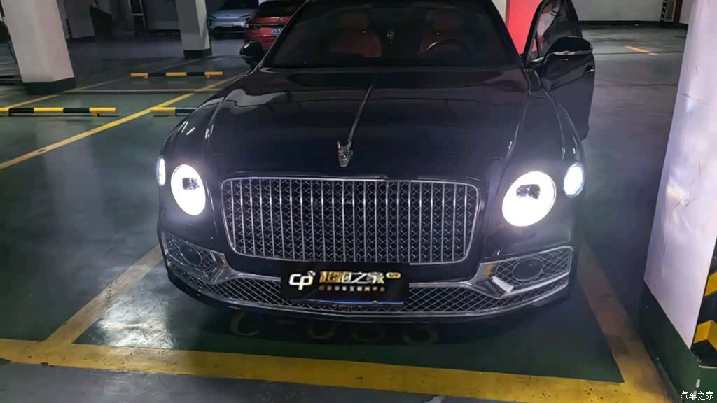 Bentley Flying Spur, 2018 2