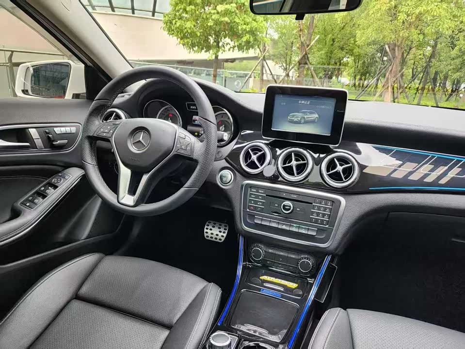 Mercedes-Benz GLA