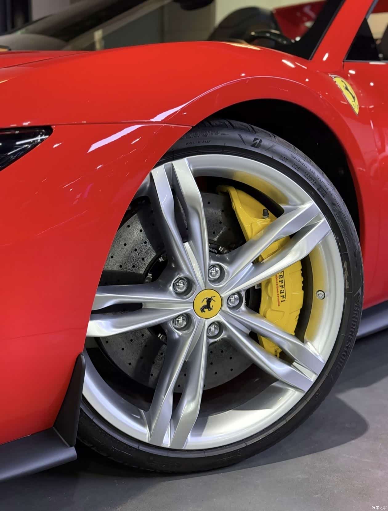 Ferrari 296, 2023 4
