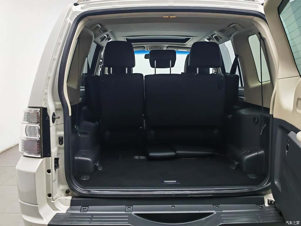 Mitsubishi Pajero, 2014 16